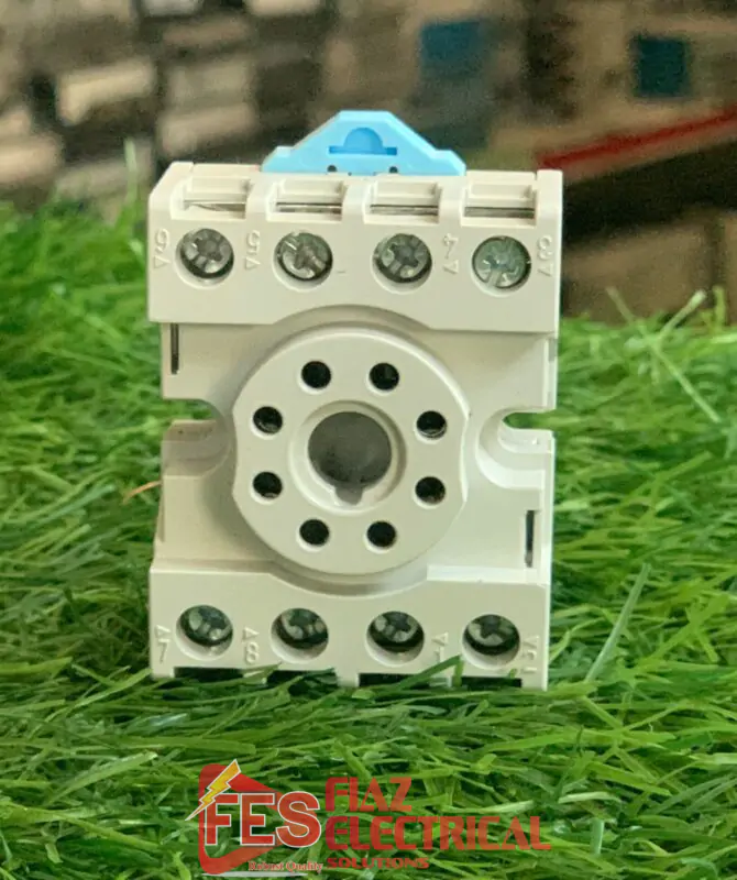 8 Pin Base Round /Socket (PF083A) White Good Quality