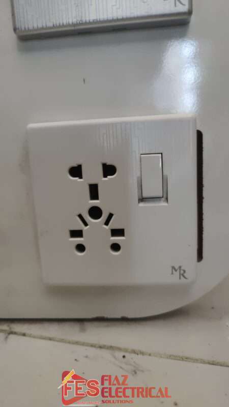 Single Light Plug Universal 5 in 1  China Sheet Plate Rayal Metal White MR